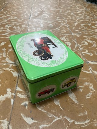 Caja metálica Cola Cao antigua