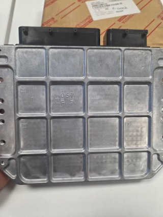 Centralita de motor ECU Toyota Tonero 89661-UM110