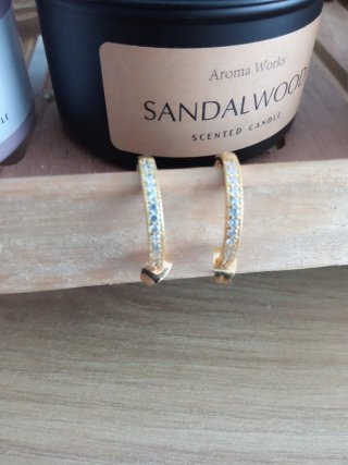 Aros dorados con pedrería