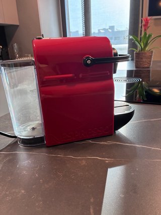 Cafetera Nespresso Krups Roja