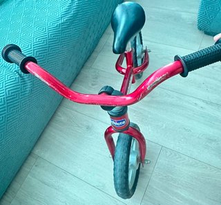 Bicicleta de equilibrio roja Chicco