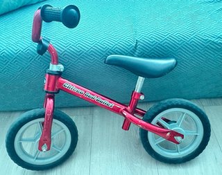 Bicicleta de equilibrio roja Chicco