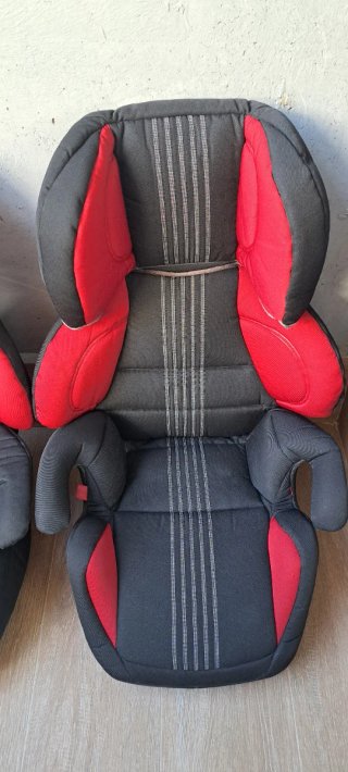 2 Sillas de coche para niños