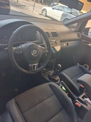 Coche familiar negro