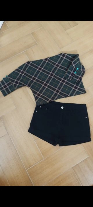 Conjunto Camiseta cuadros y shorts negros