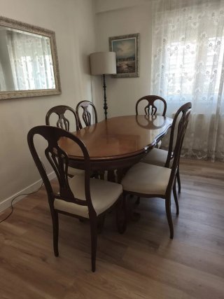 Mesa de comedor y 6 sillas