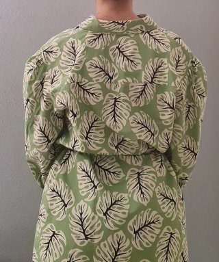 Vestido verde estampado hojas