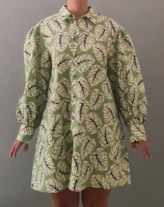 Vestido verde estampado hojas
