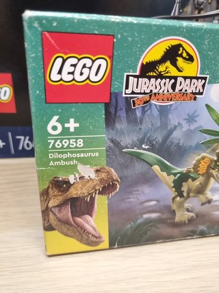 LEGO 76958 Jurassic Park Dilophosaurus jeep