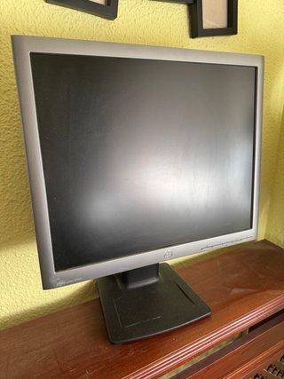 Monitor HP Plata/Negro sin cables
