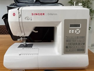 Máquina de coser Singer Brilliance + Accesorios