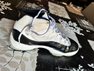 Jordan 11 Retro Negro Blanco