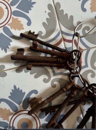 Conjunto de llaves antiguas de masía