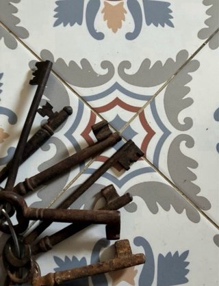 Conjunto de llaves antiguas de masía