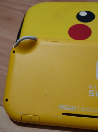 +Gioco: Nintendo Switch Lite Gialla + Custodia
