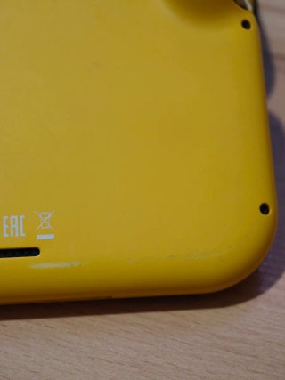 +Gioco: Nintendo Switch Lite Gialla + Custodia