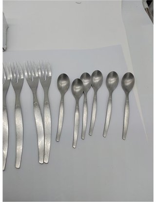 Lou Laguiole 24 Cubiertos de Mesa para 6 Personas - Acero Inoxidable Vintage