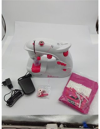 Maped Creativ Taller de Costura Barbie - Set de Manualidades Infantiles para Niños - Incluye Máquina de Coser y Materiales para 4
