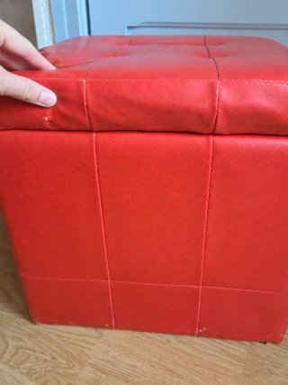 Puf baúl rojo polipiel con almacenaje 40×40