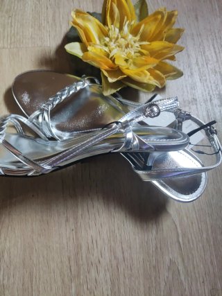 Sandalias Zara trenzadas tacón plateadas
