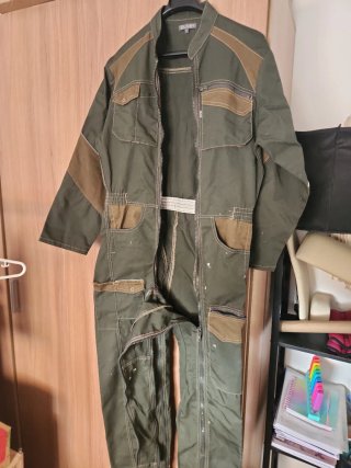 Mono de trabajo verde militar