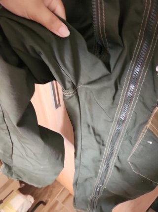 Mono de trabajo verde militar
