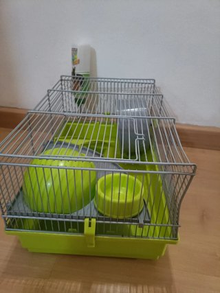 Jaula para hámster con accesorios