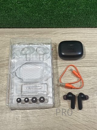 Auriculares inalámbricos JBL Tune 130 NC TWS