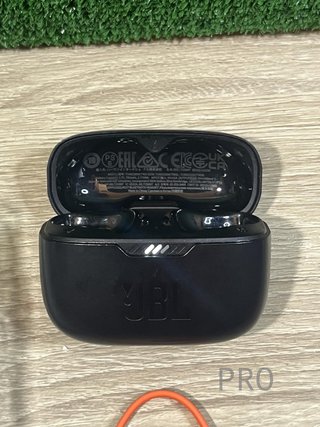 Auriculares inalámbricos JBL Tune 130 NC TWS