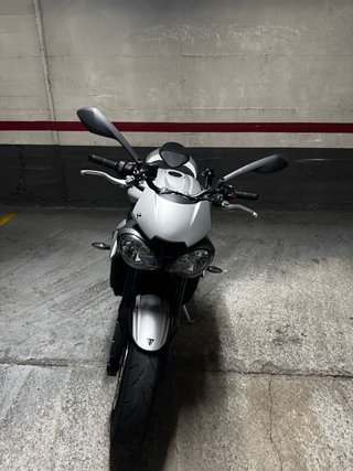 Triumph Street Triple R