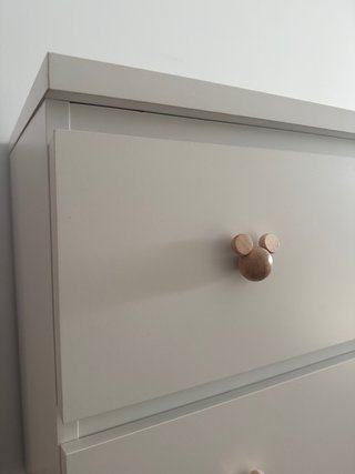Cómoda infantil blanca con tiradores madera mickey