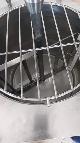 Marmita cuece crema 50kg con removedor