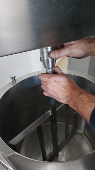 Marmita cuece crema 50kg con removedor