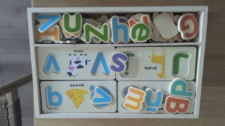 Juego de letras de madera