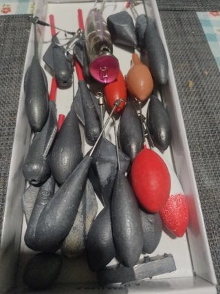 Señuelo y plomos de pesca