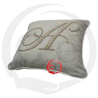 Federa con iniziale beige/oro
