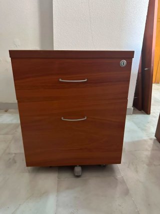 Mesa de oficina de madera