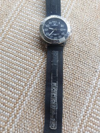 Reloj Viceroy Negro y Plateado.