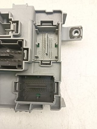 CAJA RELES / FUSIBLES FIAT 169A1000 00518279840