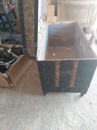 Baúl antiguo de madera