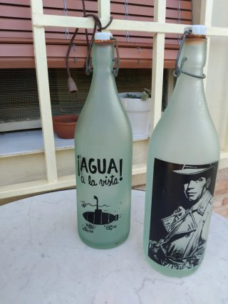 Botellas antiguas de vidrio con tapón