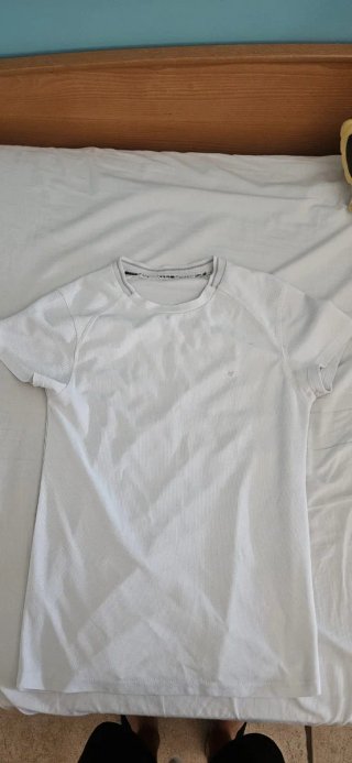 Camiseta blanca deportiva