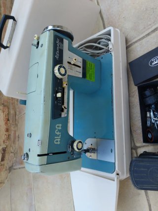 Máquina de coser Alfa Automátic vintage