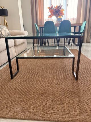 Mesa de centro cristal y metal.