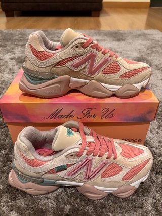 Tênis New Balance 9060 Bege e Rosa