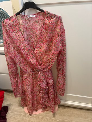 Vestido floral Stradivarius XS