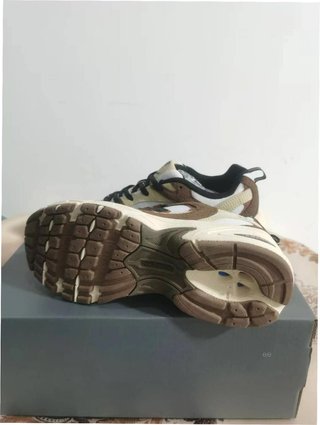 New Balance 530 Talla 37 Marrón y Beige