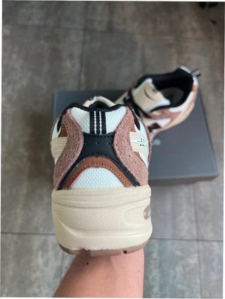 New Balance 530 Talla 42 Beige/Marrón