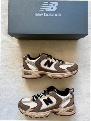 New Balance 530 Talla 42 Marrón y Beige