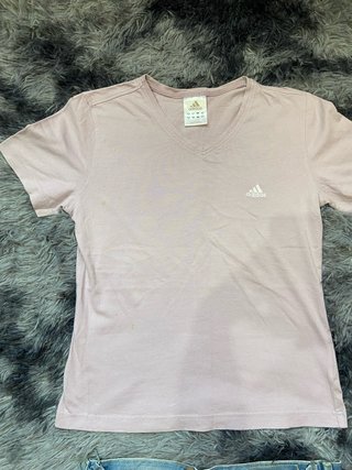 Camiseta Adidas Rosa V-Neck Y2K
